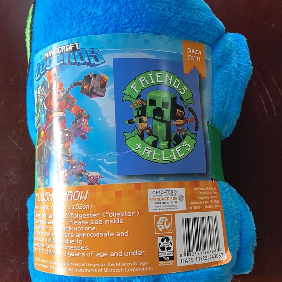 Minecraft Legends Friends and Allies 46x60 Blanket - Picture 3 of 3